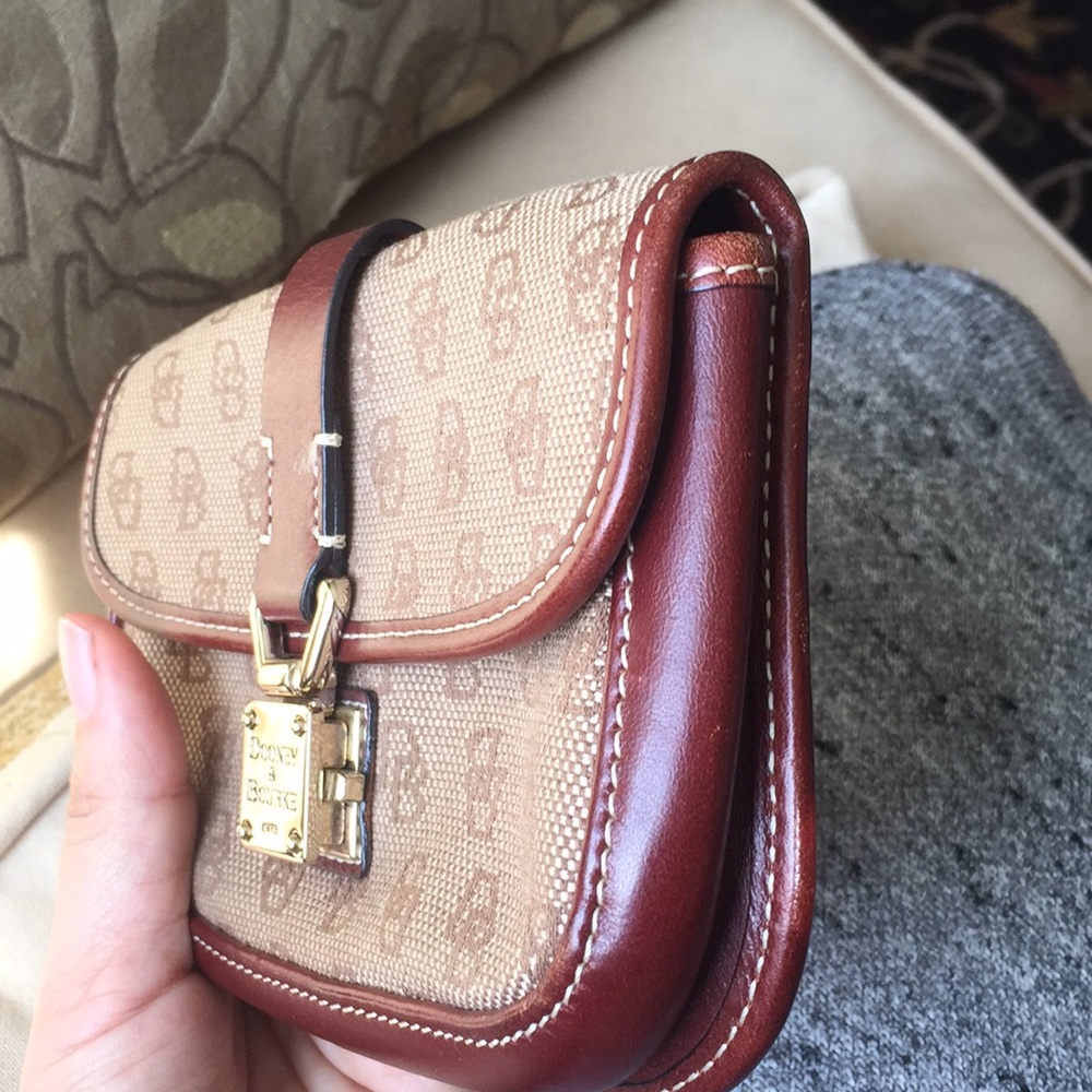 Dooney & Bourke small wristlet - Picture 7 of 8